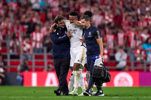 Éder Militão lesiona o joelho e preocupa o Real Madrid
